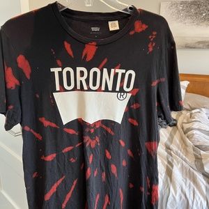 Levi’s tie dye shirt